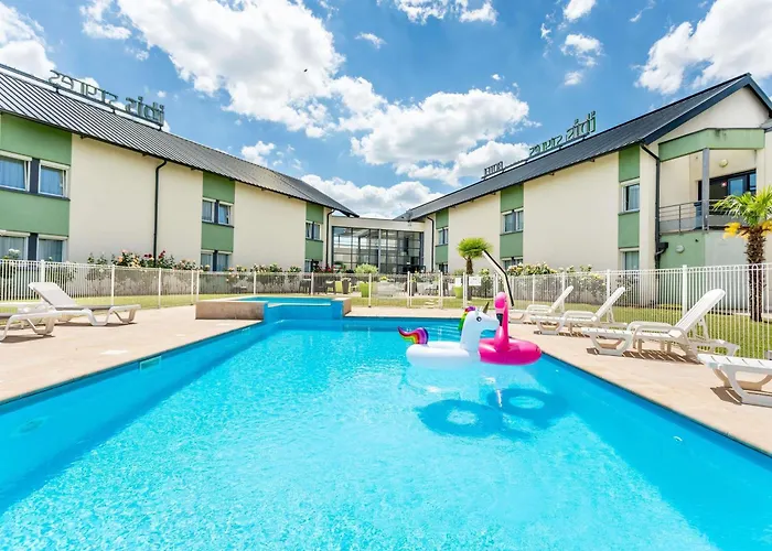 Hôtel Ibis Styles Bourges - Piscine extérieure chauffée - Restaurants à proximité